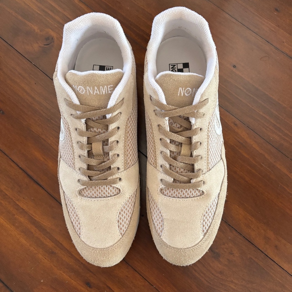 Authentic NO NAME  Paris Trendy Sneakers Very Good condition size 39 (8.5)